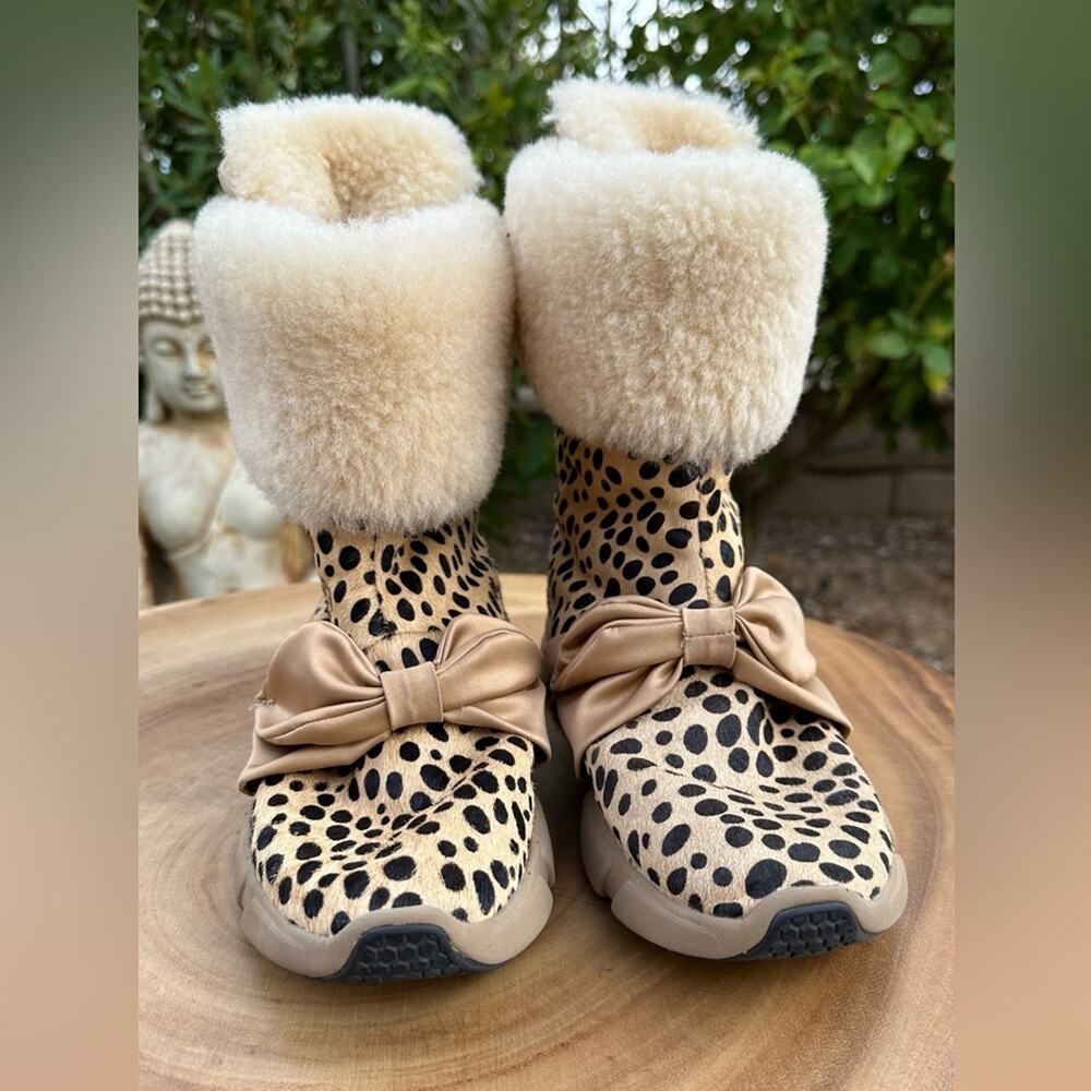 SKECHERS Mark Nason Cow Hair Shearling Leopard Print Pull On Boots Size 6 - Picture 5 of 8